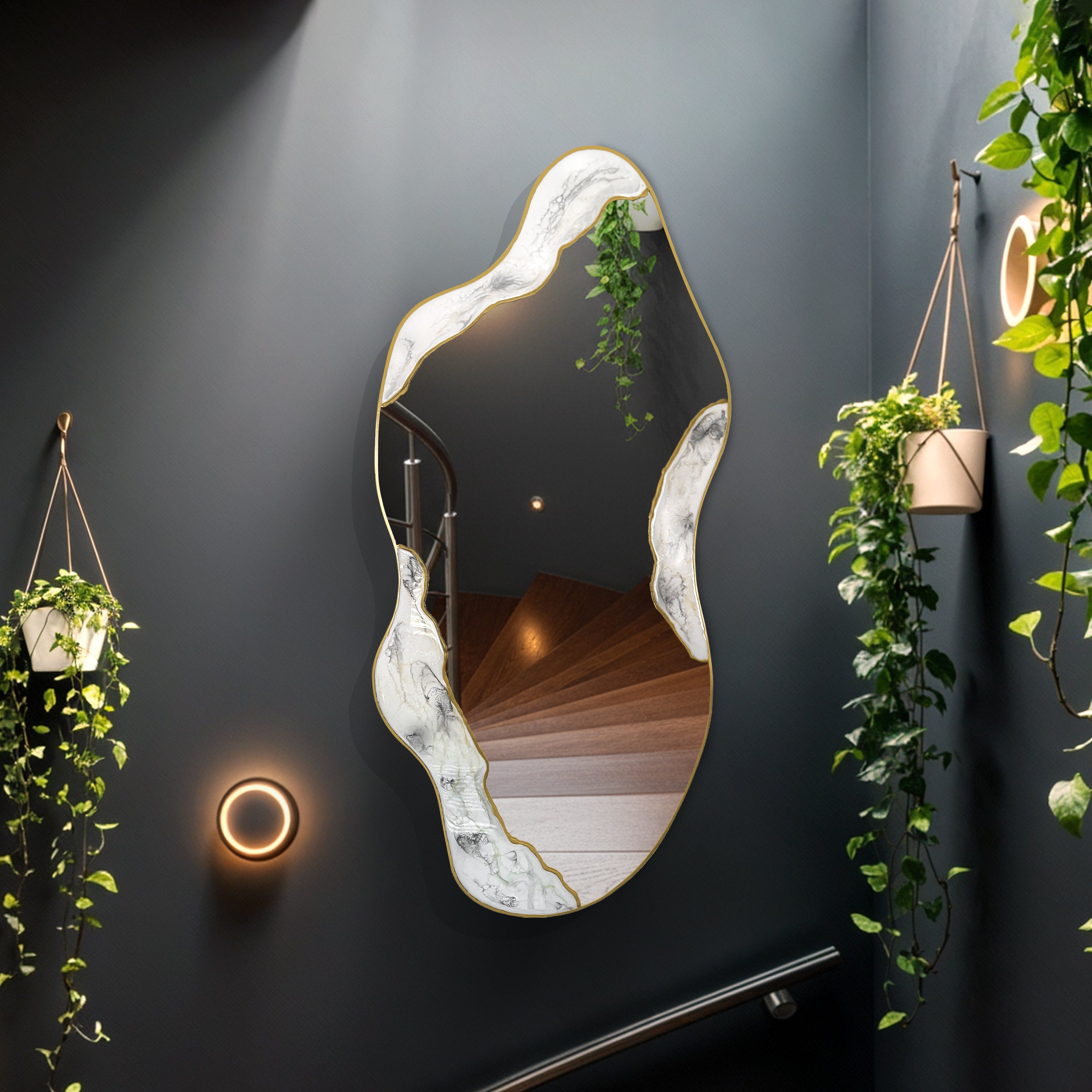 Kintsugi Flow – Irregular Gold Asymmetrical Wall Mirror