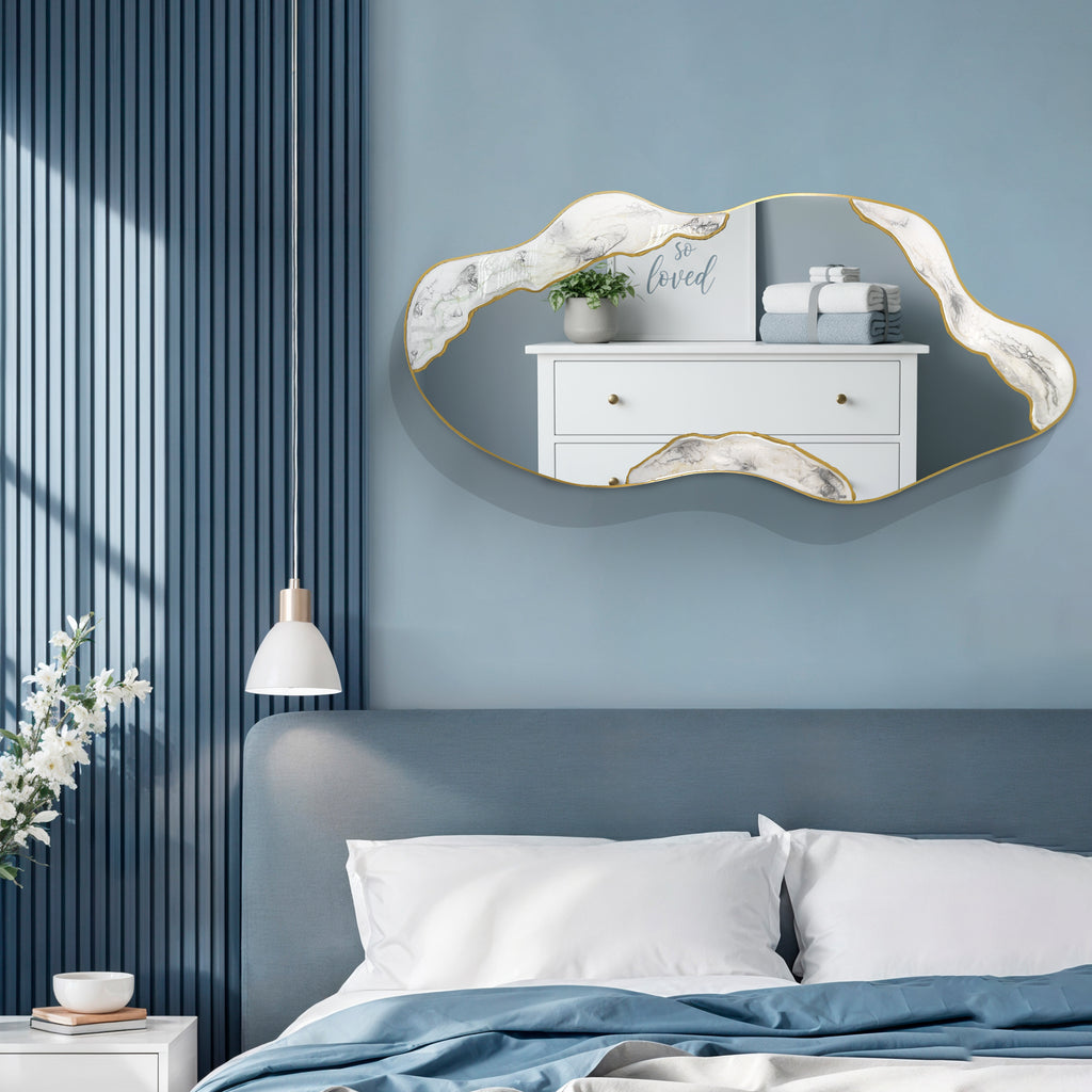 Kintsugi Flow – Irregular Gold Asymmetrical Wall Mirror