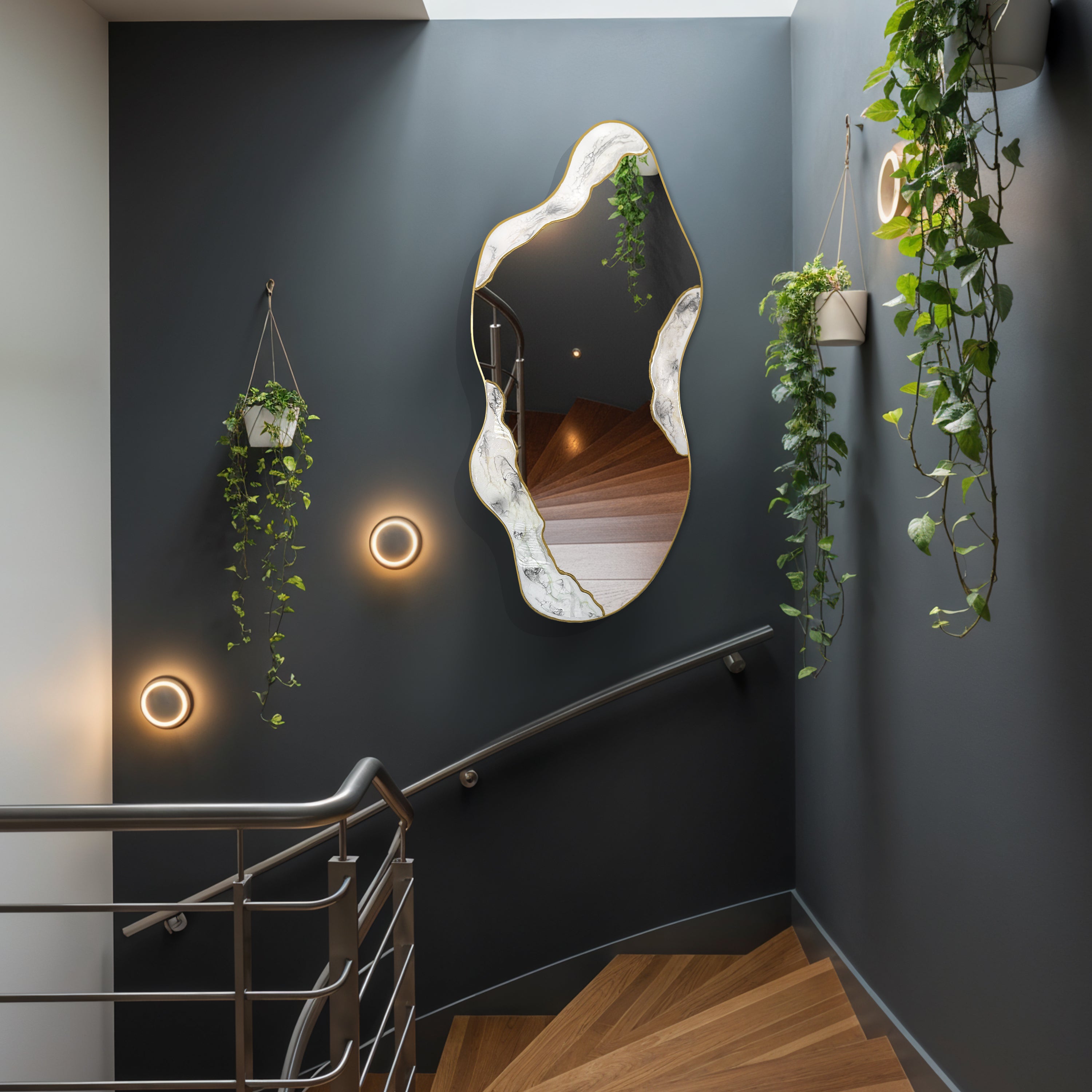 Kintsugi Flow – Irregular Gold Asymmetrical Wall Mirror